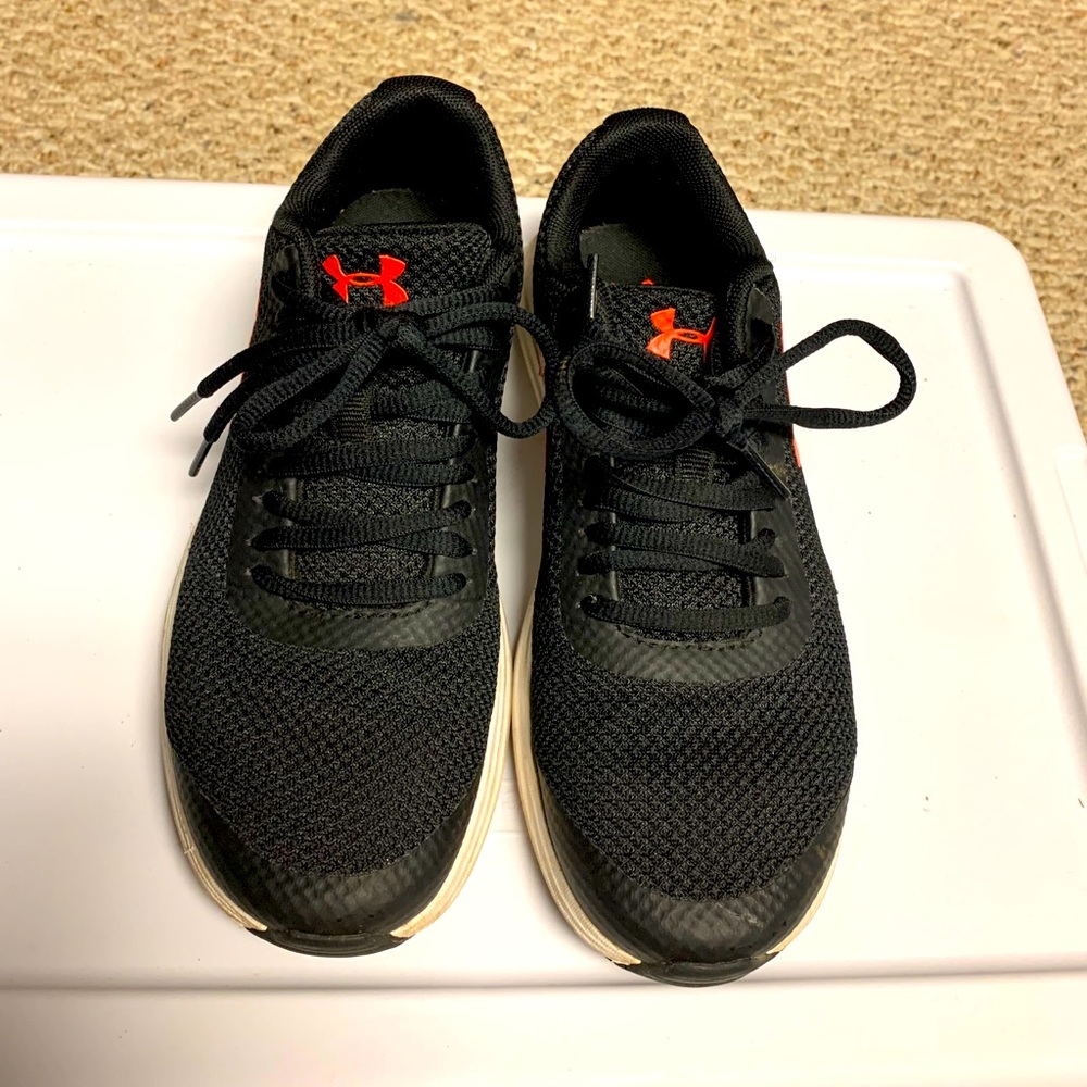 Boys size 4Y Under Armour shoes